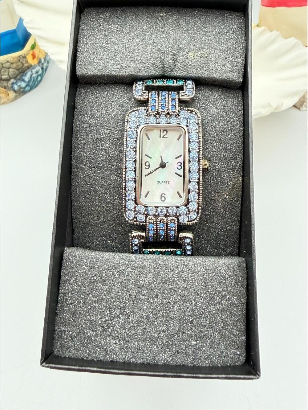 Vintage La Vintage Rectangle Women's Watch - Picture 3 of 7